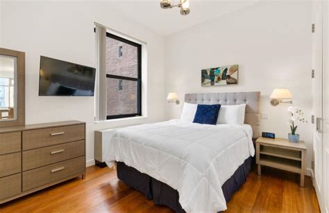 National at 888 Sixth Avenue One Bedroom .